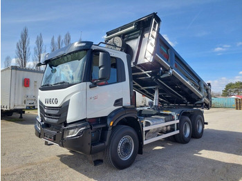 Самоскид вантажівка IVECO X-WAY