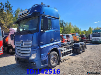 Вантажівка шасі MERCEDES-BENZ Actros 2551