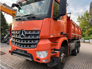 Самоскид вантажівка MERCEDES-BENZ Arocs