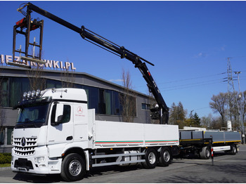 Вантажівка з маніпулятором MERCEDES-BENZ Arocs 2545