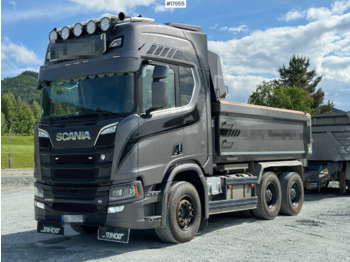 Самоскид вантажівка SCANIA R 580