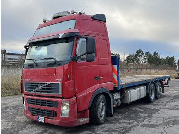 Бортова вантажівка/ Платформа VOLVO FH12