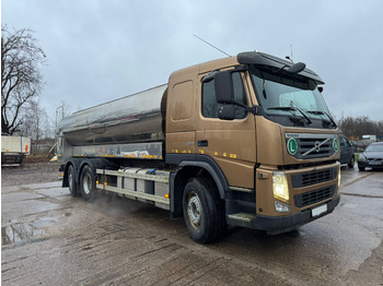 Вантажівка цистерна VOLVO FM 450