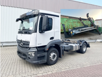 Скіповий навантажувач вантажівка MERCEDES-BENZ Actros 1840