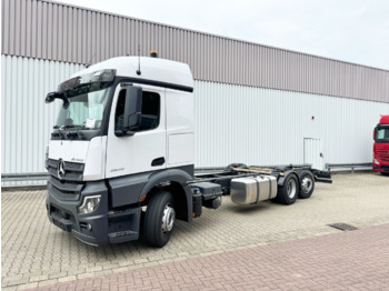 Вантажівка шасі MERCEDES-BENZ Actros 2545