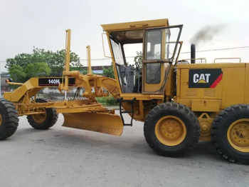 Грейдер CATERPILLAR 140H