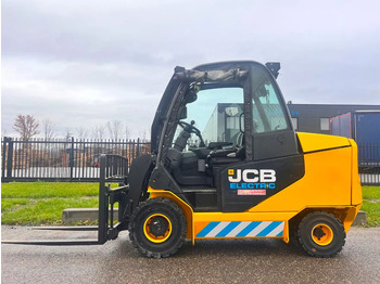 Телескопічний фронтальний навантажувач JCB