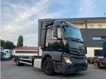 Контейнеровоз/ Змінний кузов вантажівка MERCEDES-BENZ Actros 1842