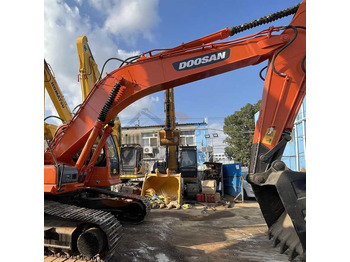 Екскаватор DOOSAN DH220