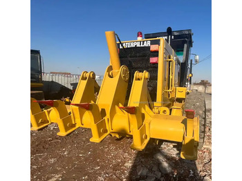 Грейдер CATERPILLAR 140H