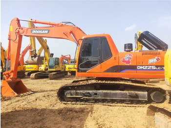 Гусеничний екскаватор DOOSAN DH225