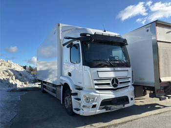 Вантажівка з закритим кузовом MERCEDES-BENZ Actros