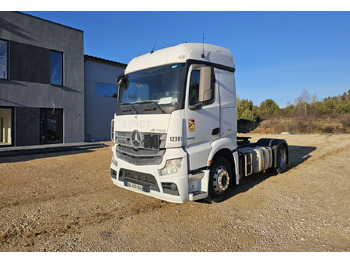 Тягач MERCEDES-BENZ Actros 1843