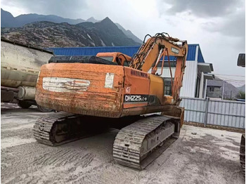 Гусеничний екскаватор DOOSAN DH225