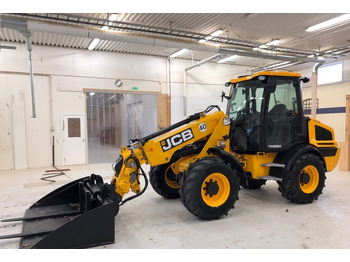 Телескопічний фронтальний навантажувач JCB TM220