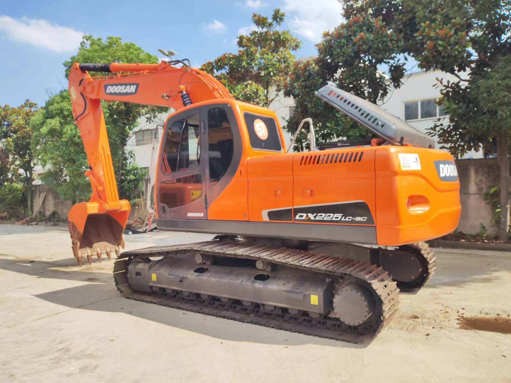 Гусеничний екскаватор DOOSAN DX225