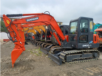 Гусеничний екскаватор DOOSAN DH60-7