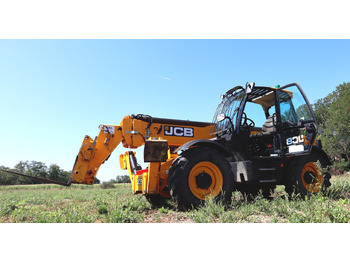 Телескопічний фронтальний навантажувач JCB