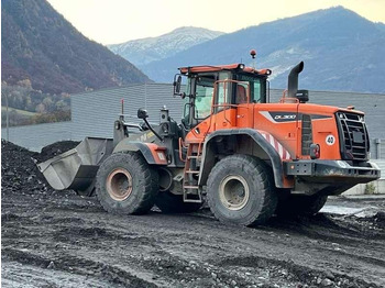 Колісний навантажувач DOOSAN DL300