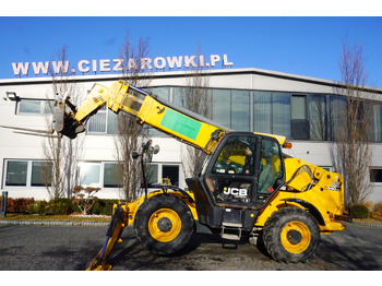 Колісний навантажувач JCB