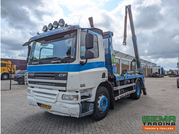 Скіповий навантажувач вантажівка DAF CF 75 310