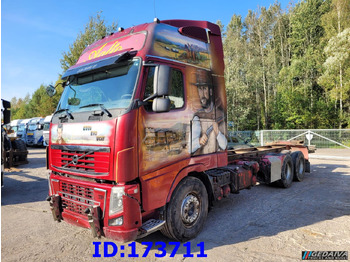 Вантажівка шасі VOLVO FH16 700