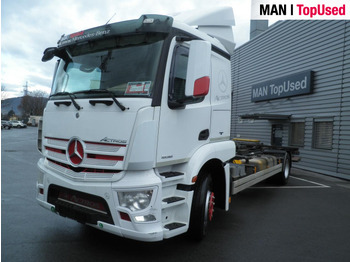 Контейнеровоз/ Змінний кузов вантажівка MERCEDES-BENZ Actros 1836