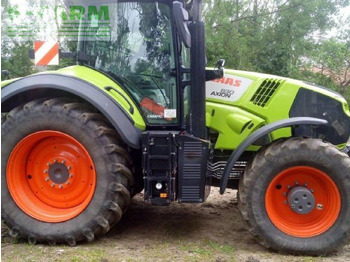 Трактор CLAAS Axion 830