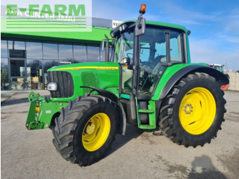 Трактор JOHN DEERE 6220