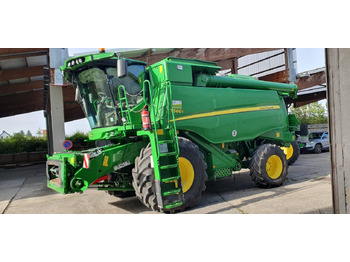 Зернозбиральний комбайн JOHN DEERE T560