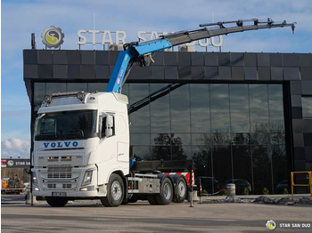 Вантажівка з маніпулятором VOLVO FH