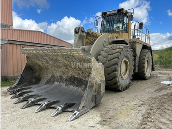 Колісний навантажувач CATERPILLAR