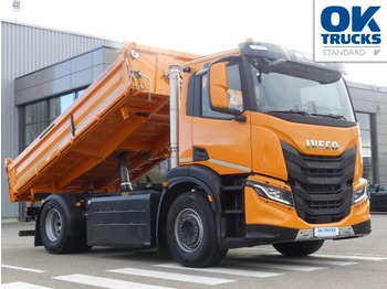 Самоскид вантажівка IVECO S-WAY