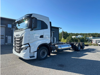 Вантажівка шасі IVECO S-WAY