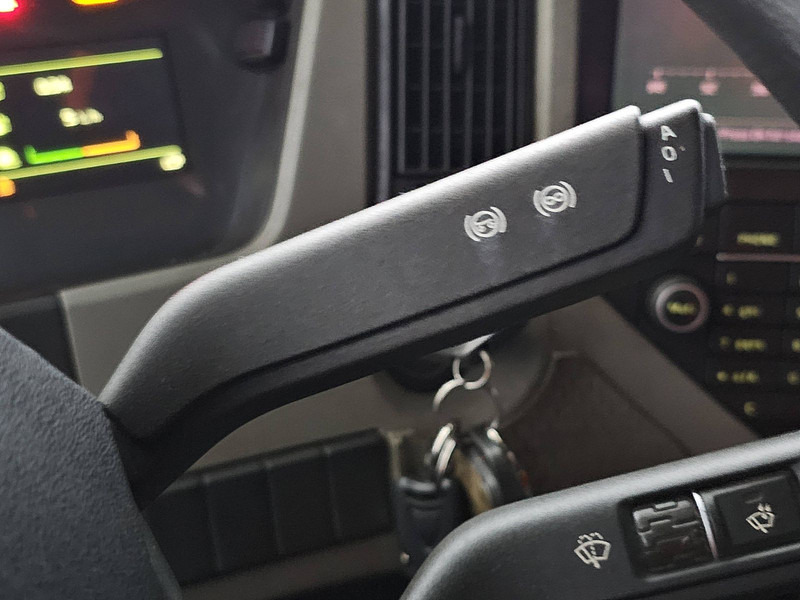 Вантажівка з закритим кузовом Volvo FM 370 19.5T 2.5T LIFT AIRC: фото 12
