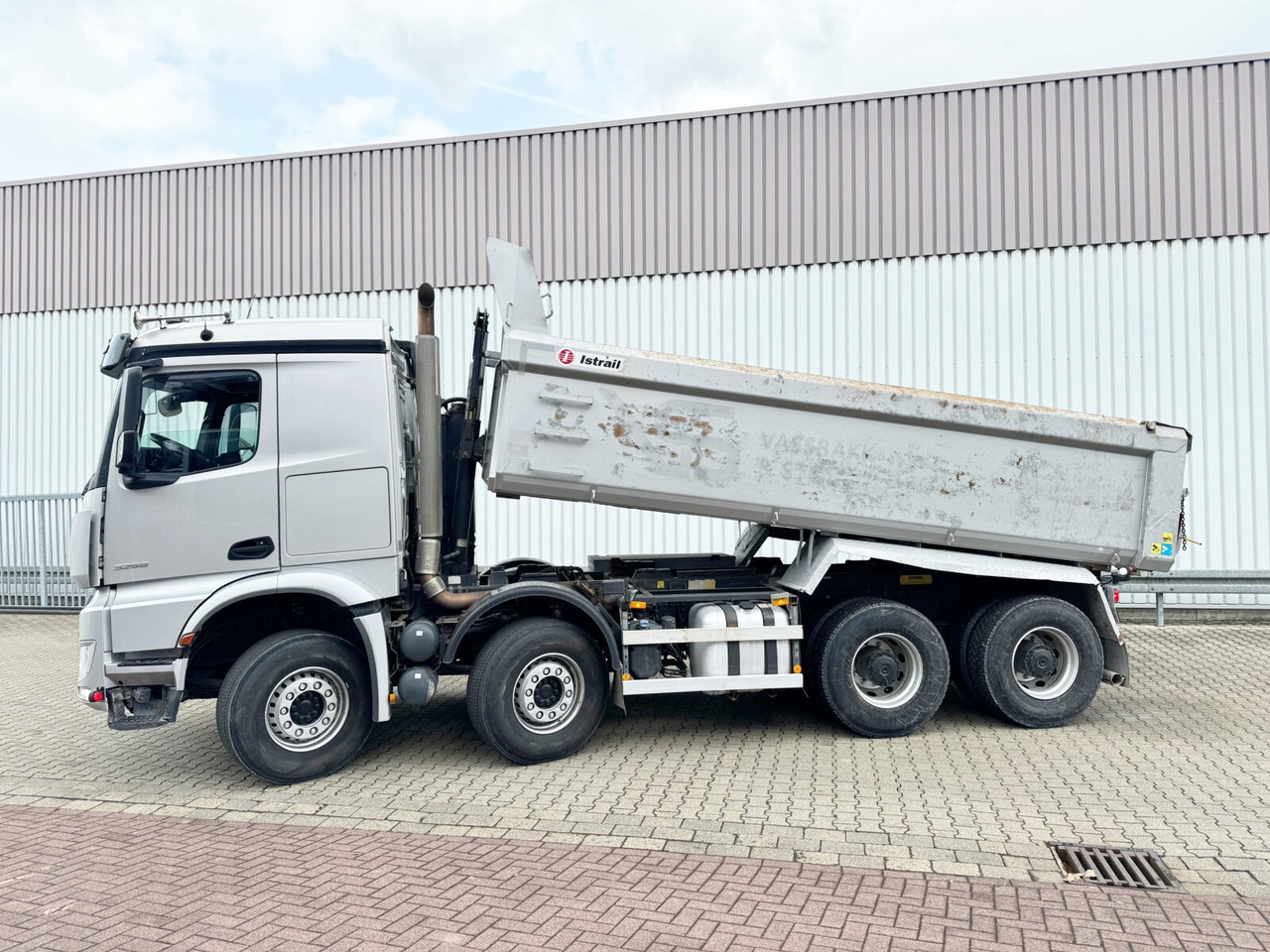 Mercedes-Benz Arocs 3258 LK 8x4/4 Arocs 3258 LK 8x4/4, Retarder, Bi-Xenon, Stahlmulde ca. 14m³, hydr. Heckklappenöffnung в лізинг Mercedes-Benz Arocs 3258 LK 8x4/4 Arocs 3258 LK 8x4/4, Retarder, Bi-Xenon, Stahlmulde ca. 14m³, hydr. Heckklappenöffnung: фото 11