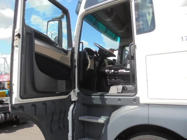 Тягач MAN TGX 26-420 XL EUR6: фото 11