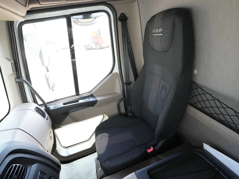 Новий Вантажівка з закритим кузовом DAF XB 210 FA 12T NEW: фото 17