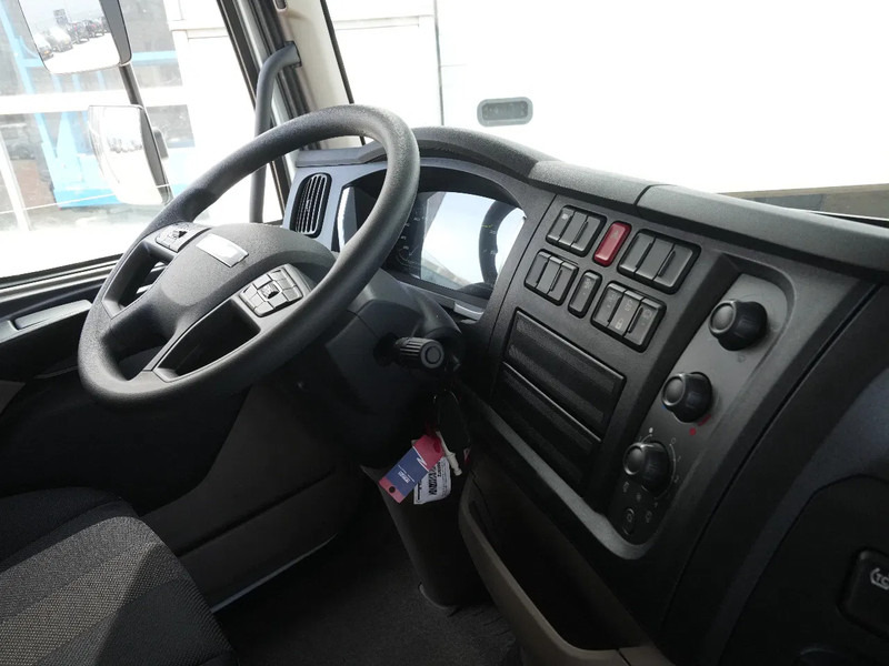 Новий Вантажівка з закритим кузовом DAF XB 210 FA 12T NEW: фото 19