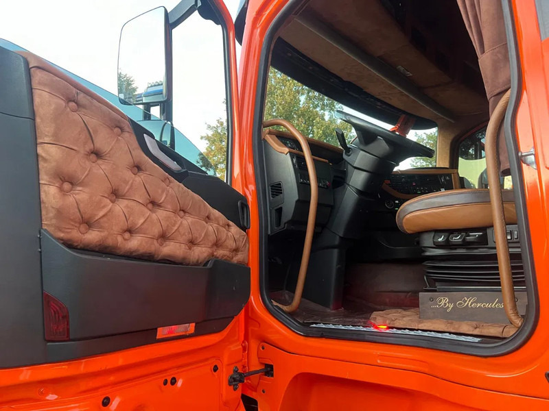 Тягач Volvo FH 16.750 8x4/4: фото 11