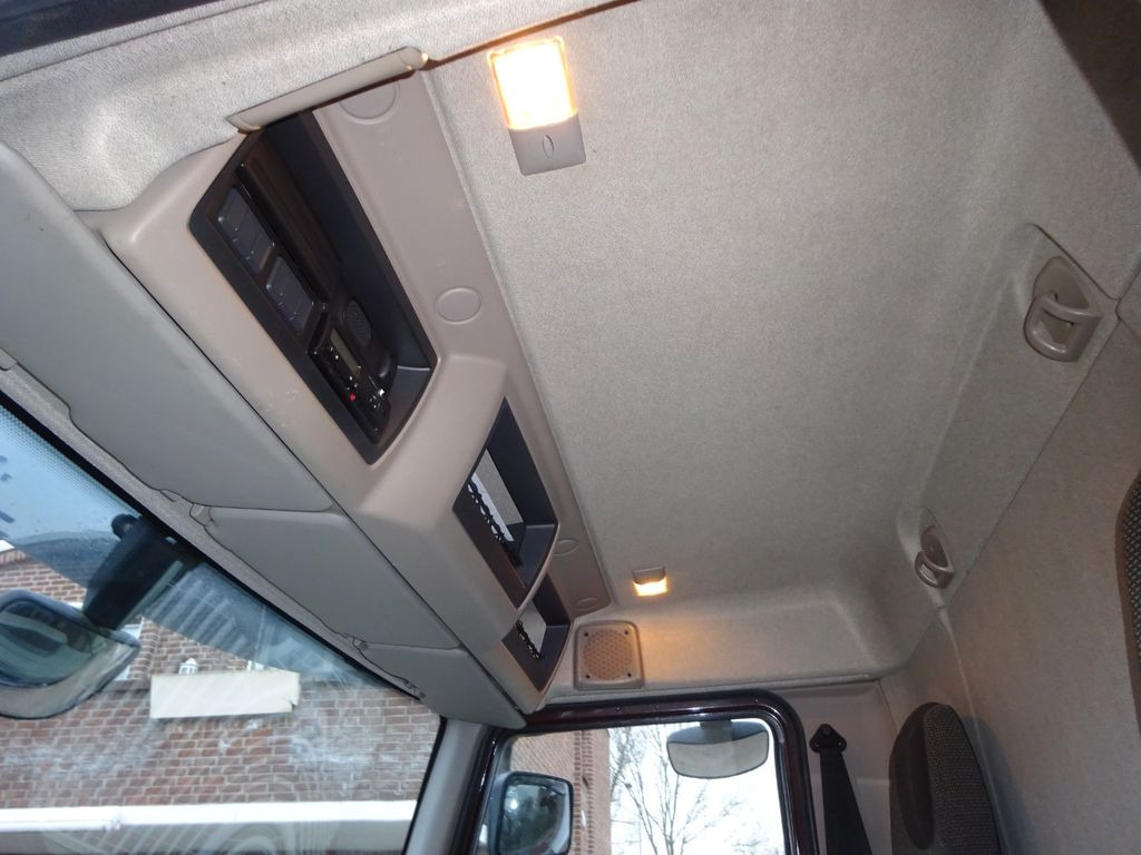 Фургон з закритим кузовом DAF LF 220 Koffer mit Palfinger LBW 4x2: фото 12