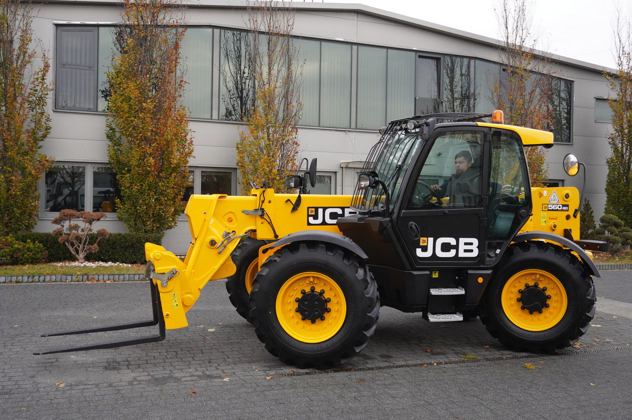 Телескопічний фронтальний навантажувач JCB 560-80 / 6 ton lifting capacity / power 146 HP: фото 7