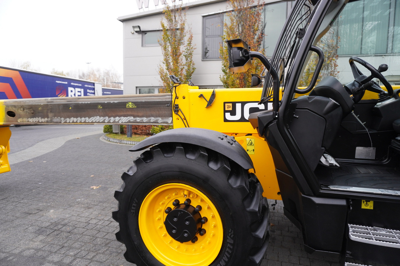 Телескопічний фронтальний навантажувач JCB 560-80 / 6 ton lifting capacity / power 146 HP: фото 23