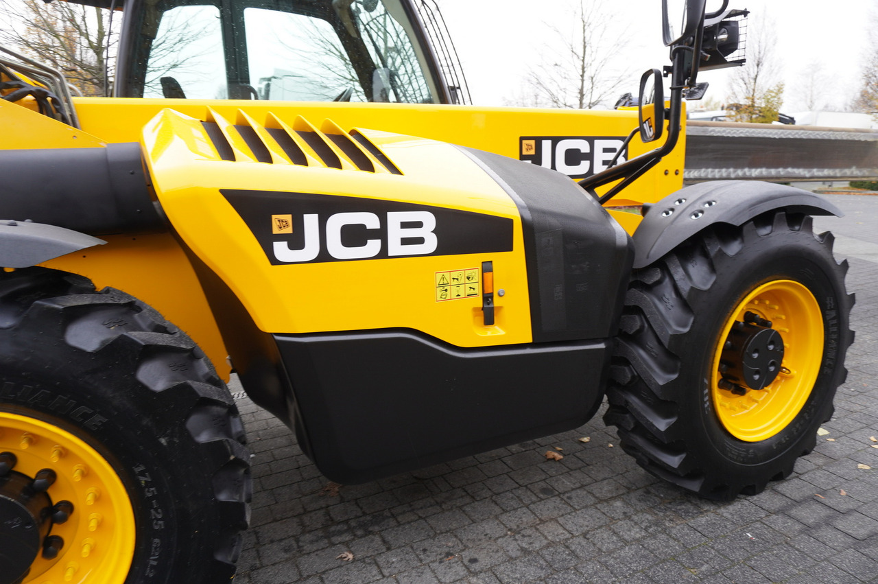 Телескопічний фронтальний навантажувач JCB 560-80 / 6 ton lifting capacity / power 146 HP: фото 25