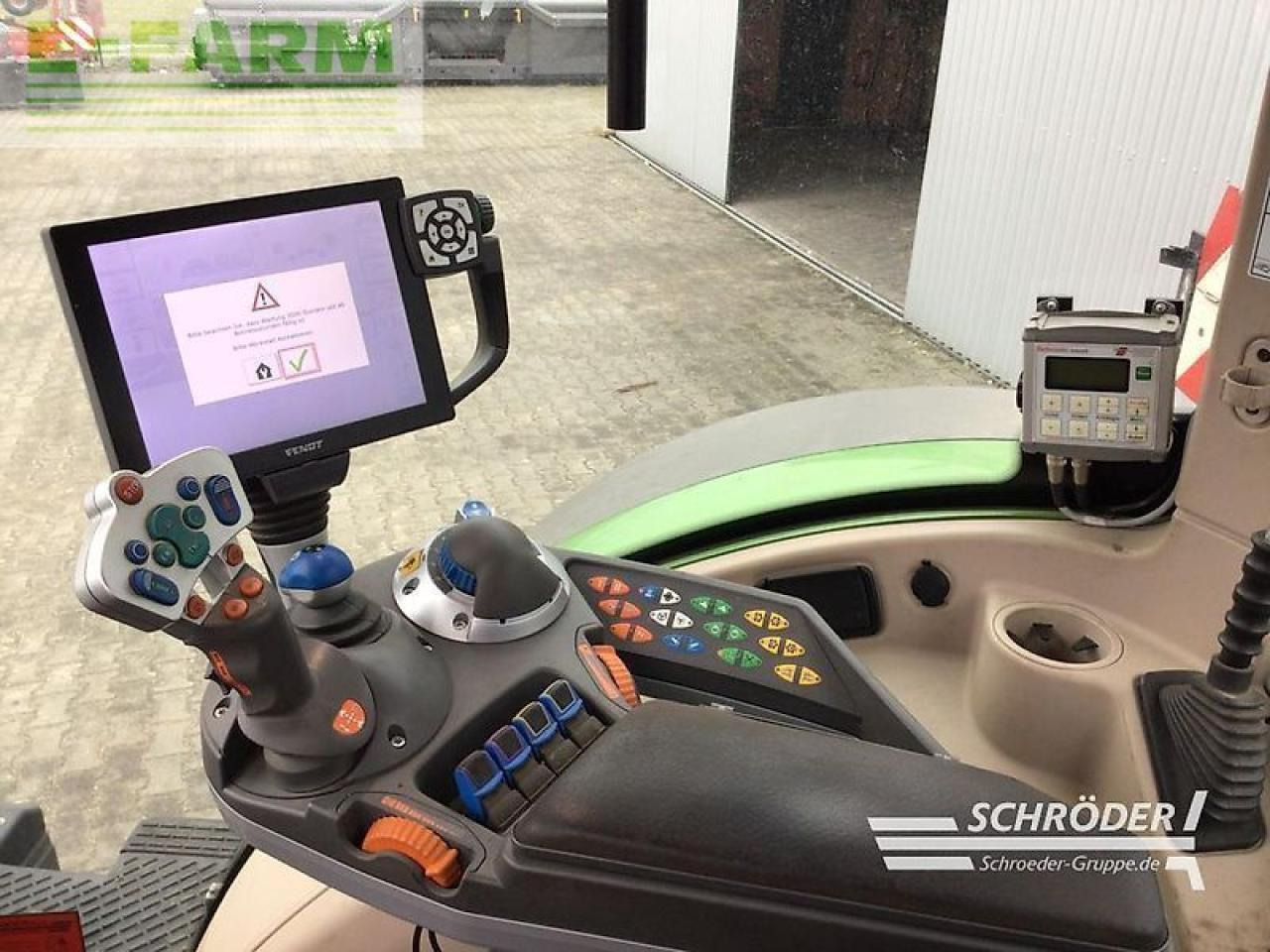 Трактор Fendt 724 vario s4 profi plus ProfiPlus: фото 17