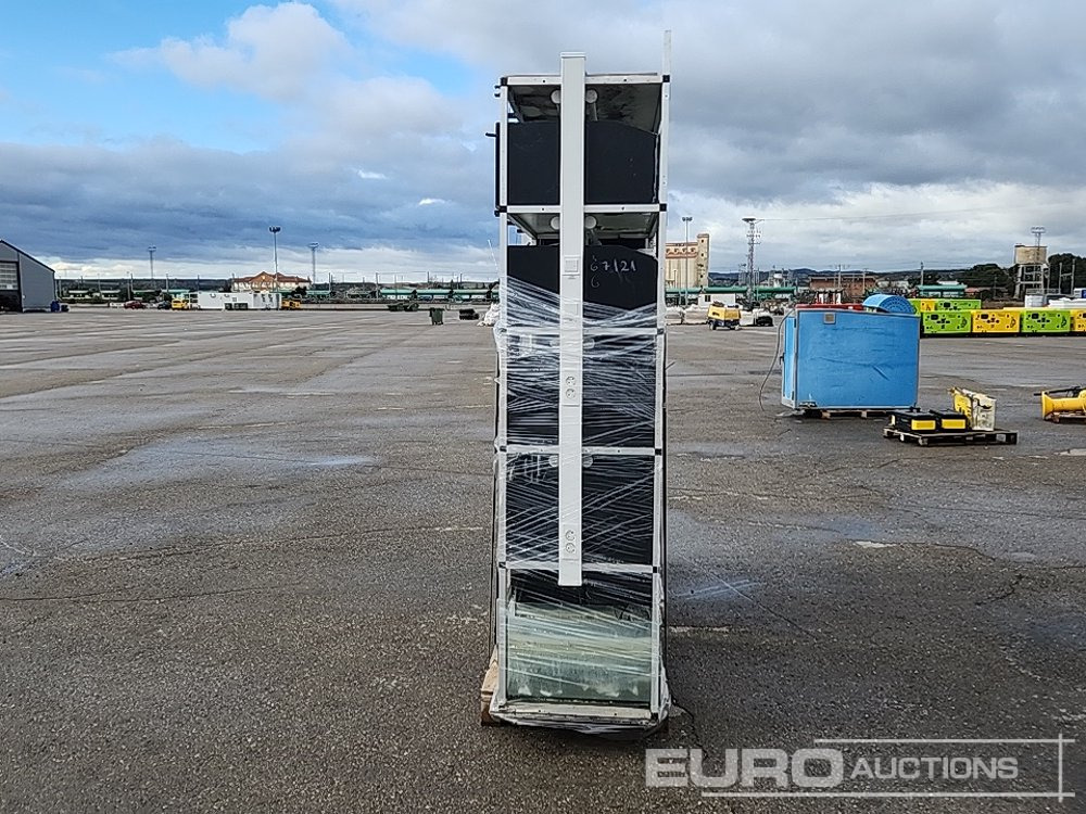 Будівельне обладнання Pallet of Varios Aquariums (2 of): фото 7