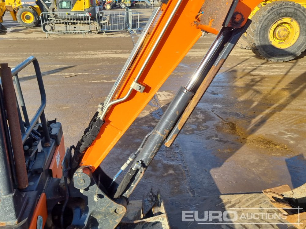 Міні-екскаватор 2018 Hitachi ZX19U-5A YR: фото 19